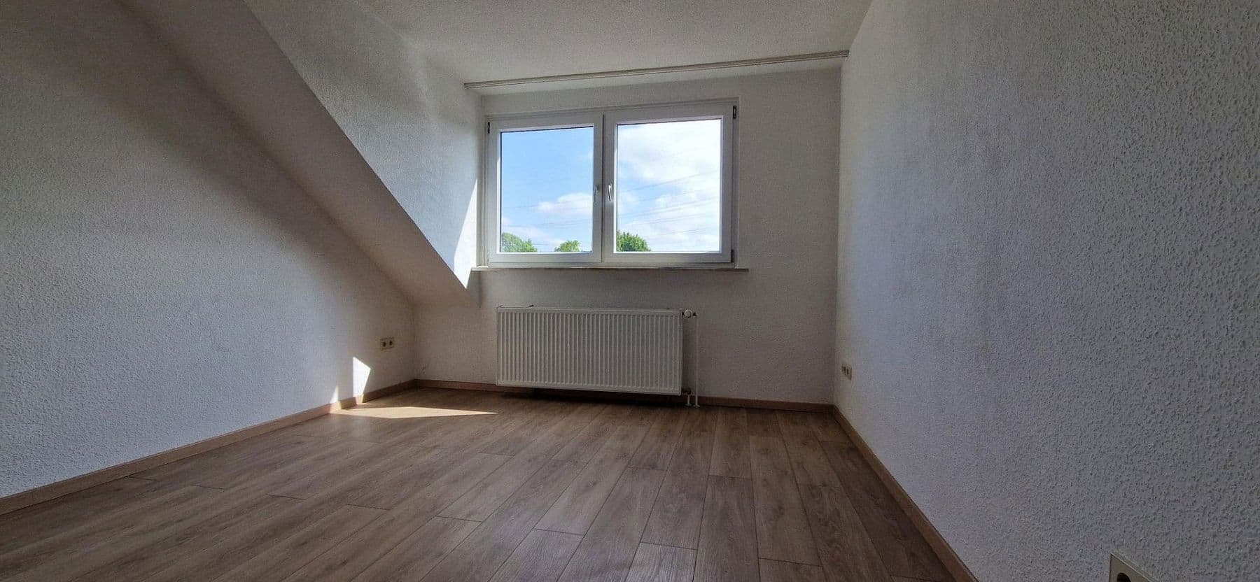 Pronájem bytu 3+kk 95 m², Duisburg, Severní Porýní-Vestfálsko Pronájem bytu 3+kk 95 m², Duisburg, Severní Porýní-Vestfálsko