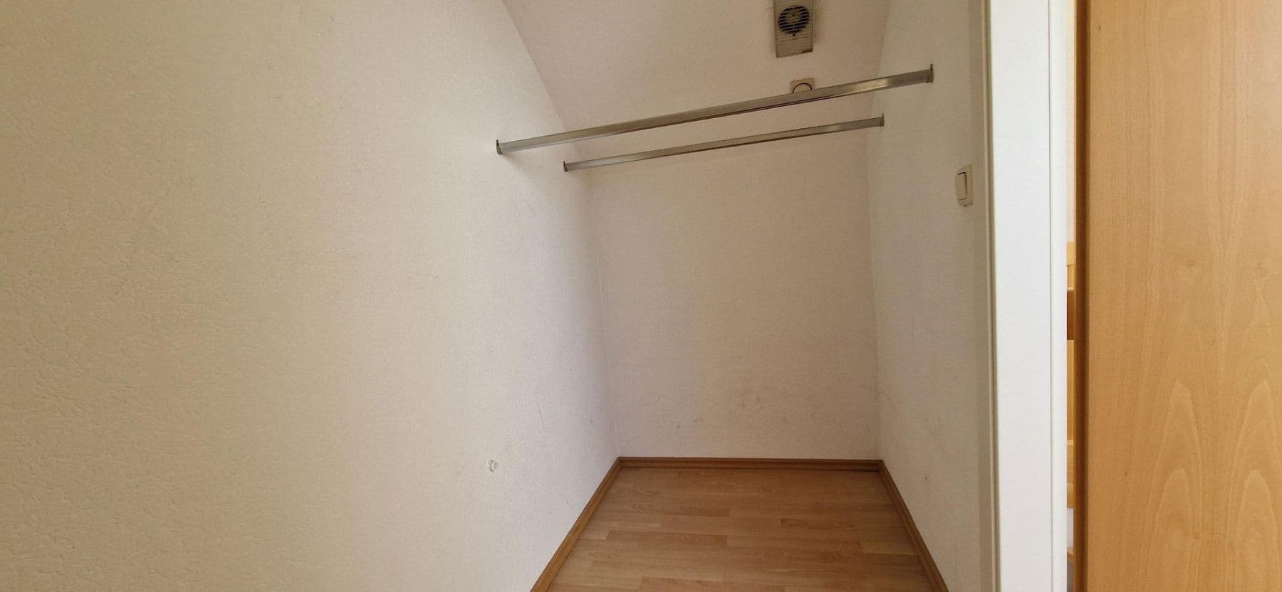 Pronájem bytu 3+kk 95 m², Duisburg, Severní Porýní-Vestfálsko Pronájem bytu 3+kk 95 m², Duisburg, Severní Porýní-Vestfálsko