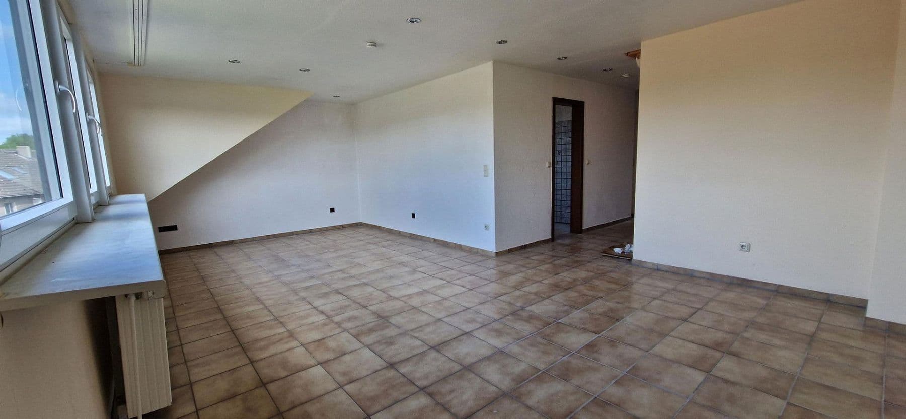 Pronájem bytu 3+kk 95 m², Duisburg, Severní Porýní-Vestfálsko Pronájem bytu 3+kk 95 m², Duisburg, Severní Porýní-Vestfálsko