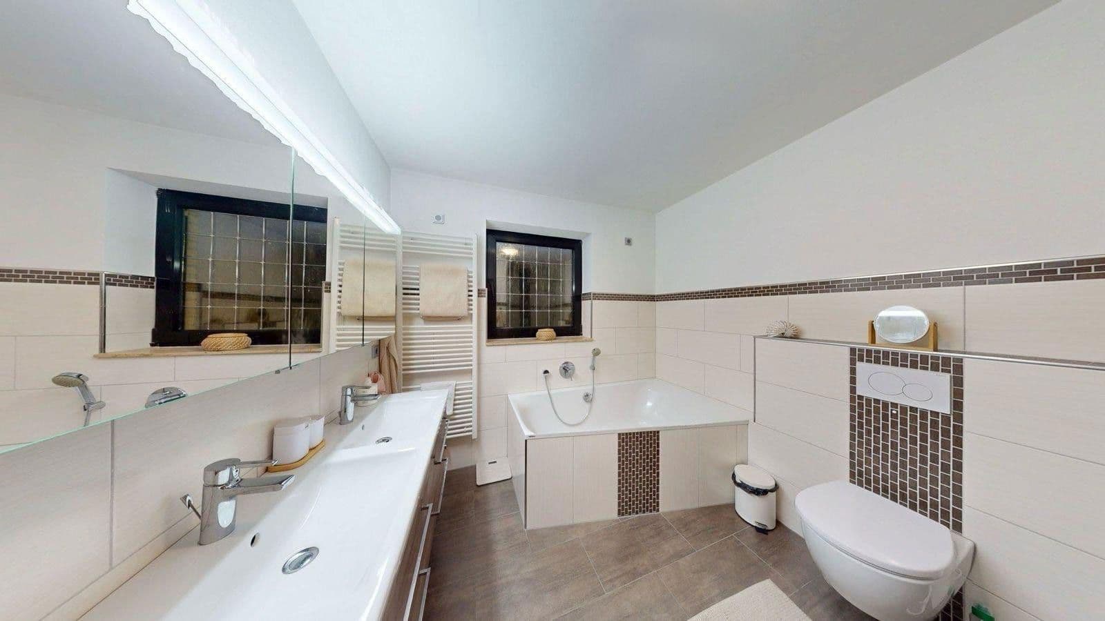 Prodej domu 155 m², pozemek 843 m², Cáchy, Severní Porýní-Vestfálsko Prodej domu 155 m², pozemek 843 m², Cáchy, Severní Porýní-Vestfálsko