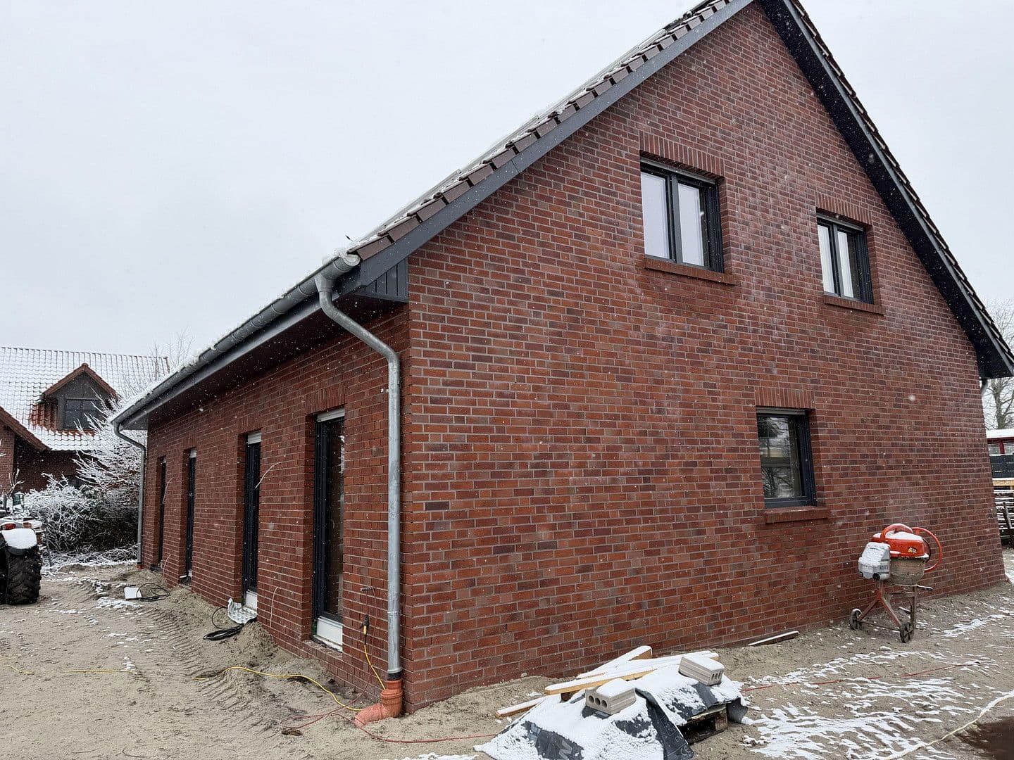 Pronájem domu 110 m², pozemek 250 m², Ostrhauderfehn, Dolní Sasko Pronájem domu 110 m², pozemek 250 m², Ostrhauderfehn, Dolní Sasko