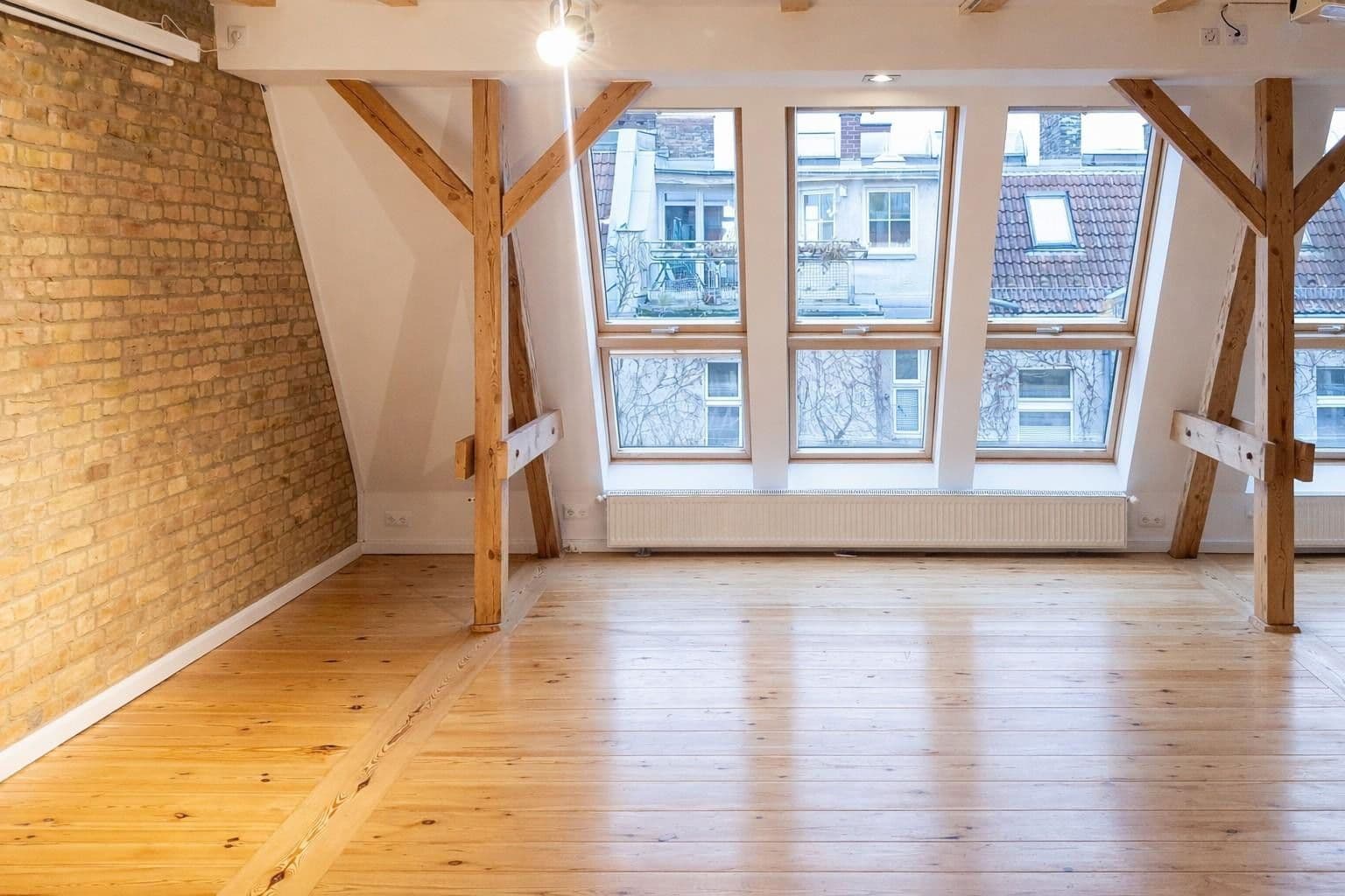 Prodej bytu 4+1 150 m², Berlin, Berlín Prodej bytu 4+1 150 m², Berlin, Berlín