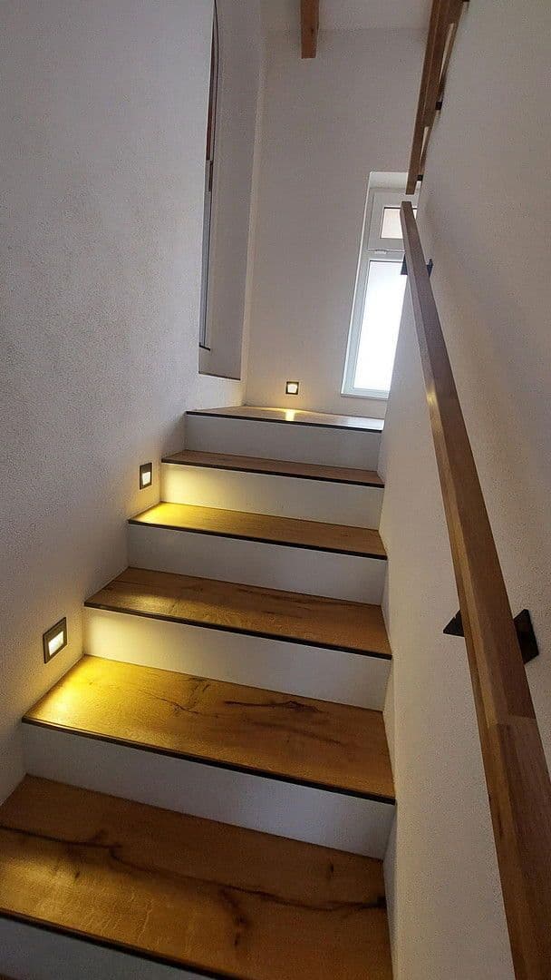 Pronájem domu 155 m², pozemek 737 m², Kirchdorf an der Iller, Bádensko-Württembersko Pronájem domu 155 m², pozemek 737 m², Kirchdorf an der Iller, Bádensko-Württembersko