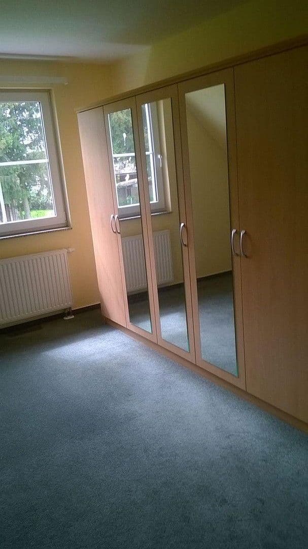 Prodej domu 130 m², pozemek 689 m², Bergen, Dolní Sasko Prodej domu 130 m², pozemek 689 m², Bergen, Dolní Sasko