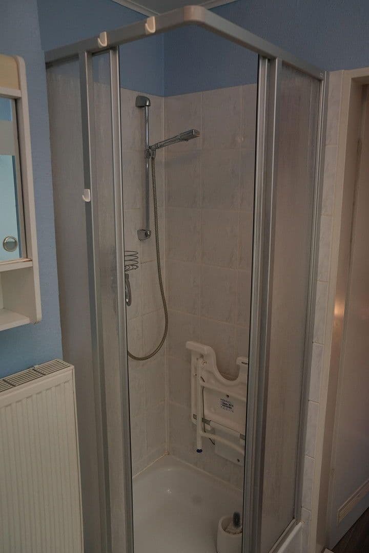 Prodej domu 115 m², pozemek 150 m², Friedrich-Engels-Straße, Bremen, Bremen Prodej domu 115 m², pozemek 150 m², Friedrich-Engels-Straße, Bremen, Bremen