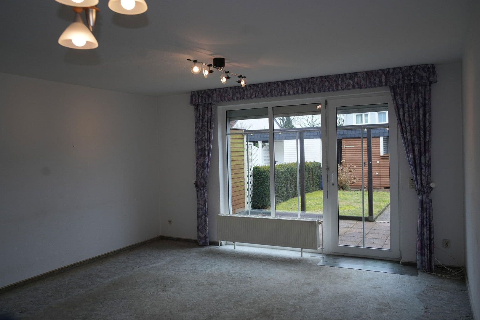 Prodej domu 115 m², pozemek 150 m², Friedrich-Engels-Straße, Bremen, Bremen Prodej domu 115 m², pozemek 150 m², Friedrich-Engels-Straße, Bremen, Bremen