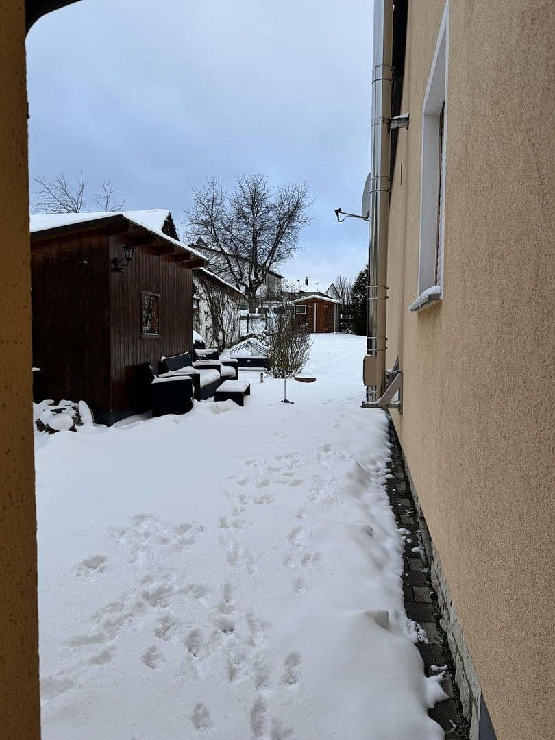 Prodej domu 131 m², pozemek 672 m², Neukirchen bei Sulzbach-Rosenberg, Bavorsko Prodej domu 131 m², pozemek 672 m², Neukirchen bei Sulzbach-Rosenberg, Bavorsko