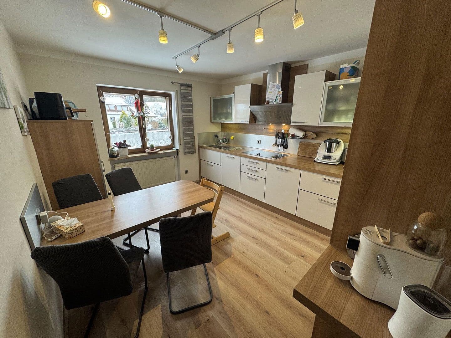 Prodej domu 131 m², pozemek 672 m², Neukirchen bei Sulzbach-Rosenberg, Bavorsko Prodej domu 131 m², pozemek 672 m², Neukirchen bei Sulzbach-Rosenberg, Bavorsko