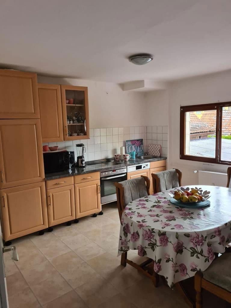 Pronájem bytu 3+1 89 m², Wurmbergerstraße 84, Pforzheim, Bádensko-Württembersko Pronájem bytu 3+1 89 m², Wurmbergerstraße 84, Pforzheim, Bádensko-Württembersko