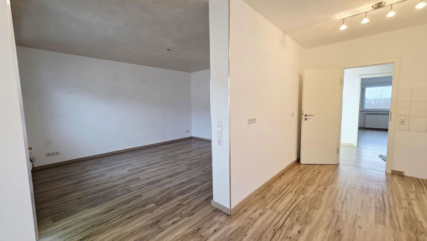 Prodej bytu 3+1 70 m², Frankenthal, Porýní-Falc Prodej bytu 3+1 70 m², Frankenthal, Porýní-Falc