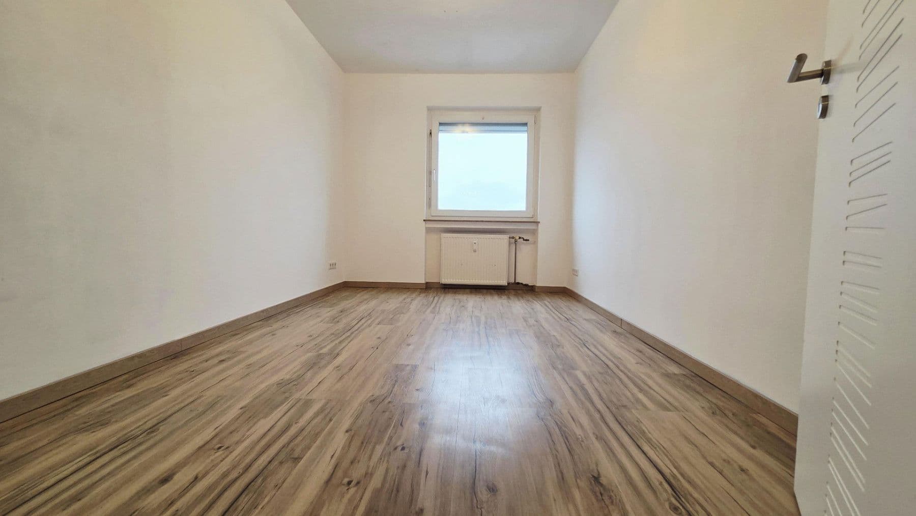 Prodej bytu 3+1 70 m², Frankenthal, Porýní-Falc Prodej bytu 3+1 70 m², Frankenthal, Porýní-Falc