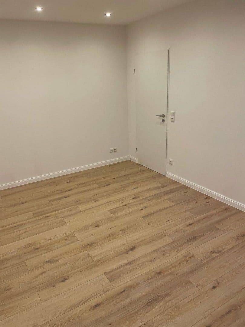 Prodej domu 184 m², pozemek 184 m², Schützenstraße 49a, Lübeck, Šlesvicko-Holštýnsko Prodej domu 184 m², pozemek 184 m², Schützenstraße 49a, Lübeck, Šlesvicko-Holštýnsko