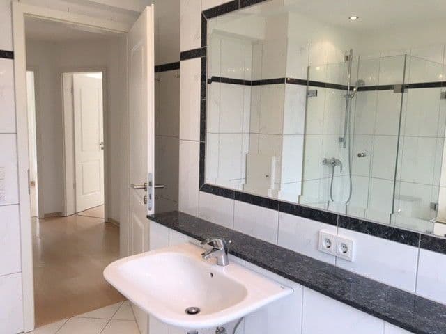 Pronájem domu 151 m², pozemek 350 m², Hamburg, Hamburg Pronájem domu 151 m², pozemek 350 m², Hamburg, Hamburg