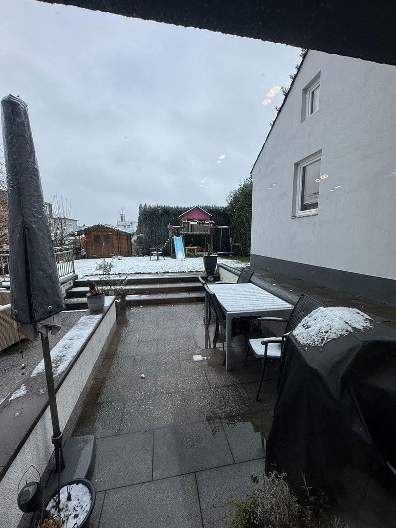 Prodej bytu 4+1 98 m², Essen, Severní Porýní-Vestfálsko Prodej bytu 4+1 98 m², Essen, Severní Porýní-Vestfálsko