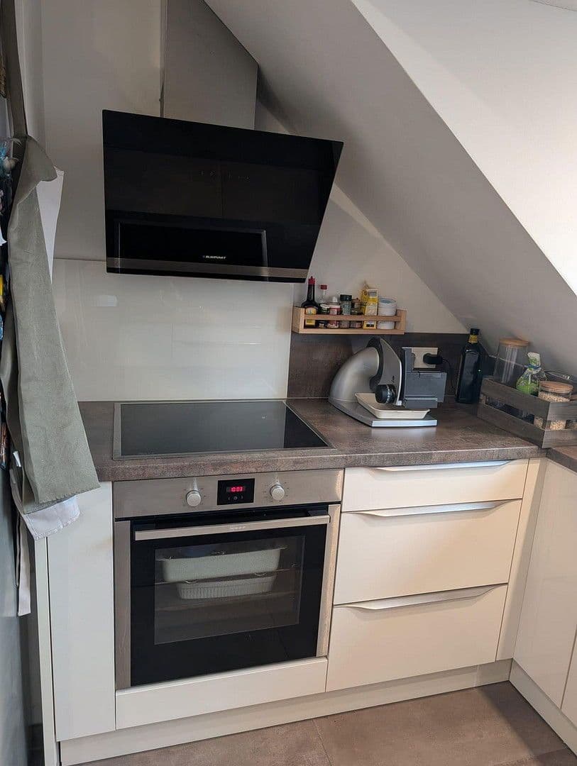 Prodej bytu 4+1 98 m², Essen, Severní Porýní-Vestfálsko Prodej bytu 4+1 98 m², Essen, Severní Porýní-Vestfálsko