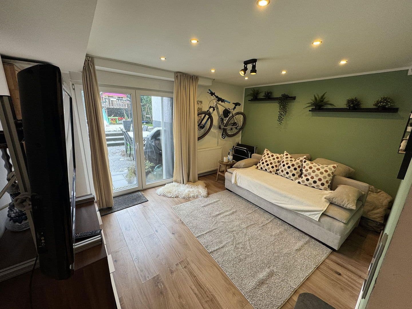 Prodej bytu 4+1 98 m², Essen, Severní Porýní-Vestfálsko Prodej bytu 4+1 98 m², Essen, Severní Porýní-Vestfálsko