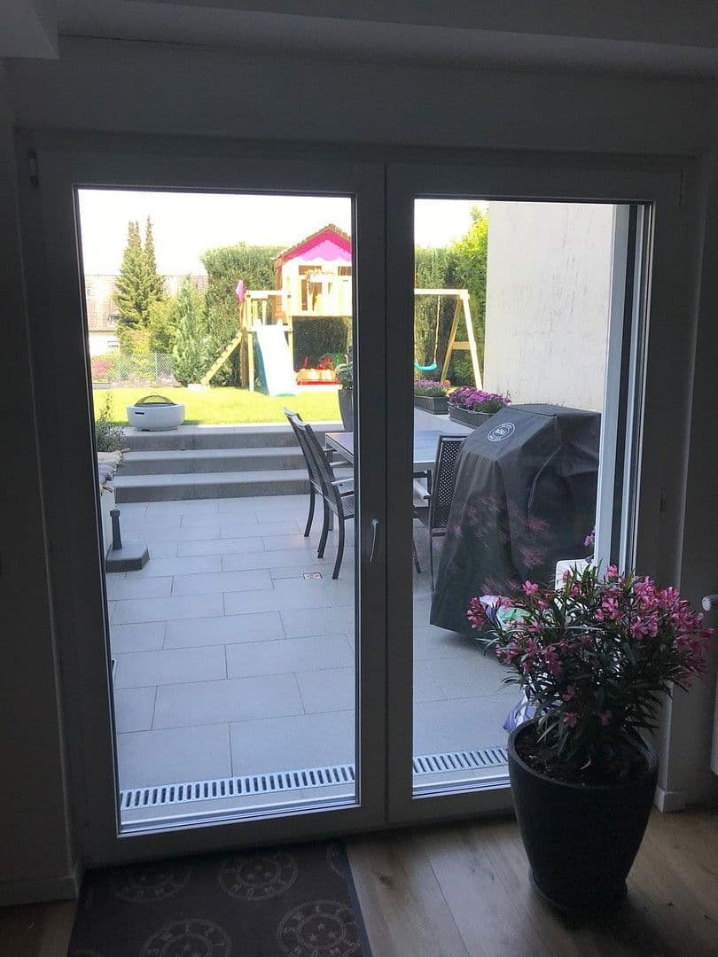 Prodej bytu 4+1 98 m², Essen, Severní Porýní-Vestfálsko Prodej bytu 4+1 98 m², Essen, Severní Porýní-Vestfálsko