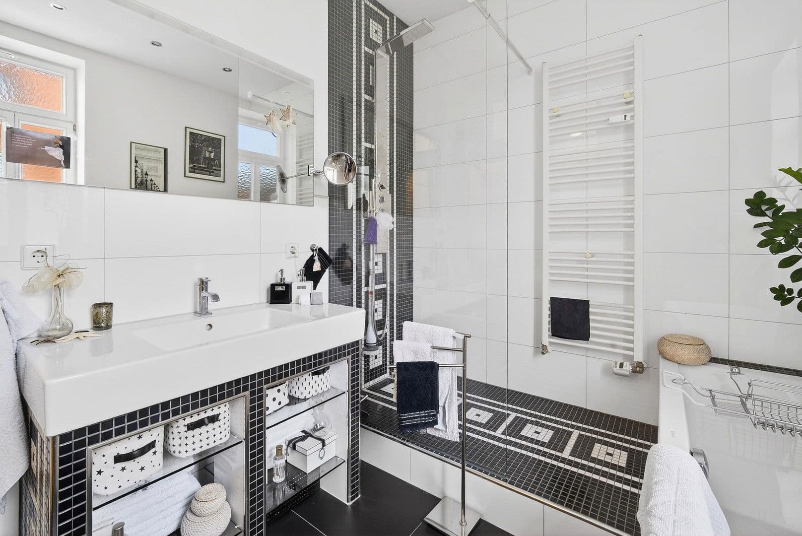 Prodej bytu 4+1 114 m², Esslingen am Neckar, Bádensko-Württembersko Prodej bytu 4+1 114 m², Esslingen am Neckar, Bádensko-Württembersko