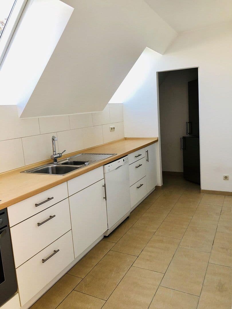 Pronájem bytu 3+1 83 m², München, Bavorsko Pronájem bytu 3+1 83 m², München, Bavorsko
