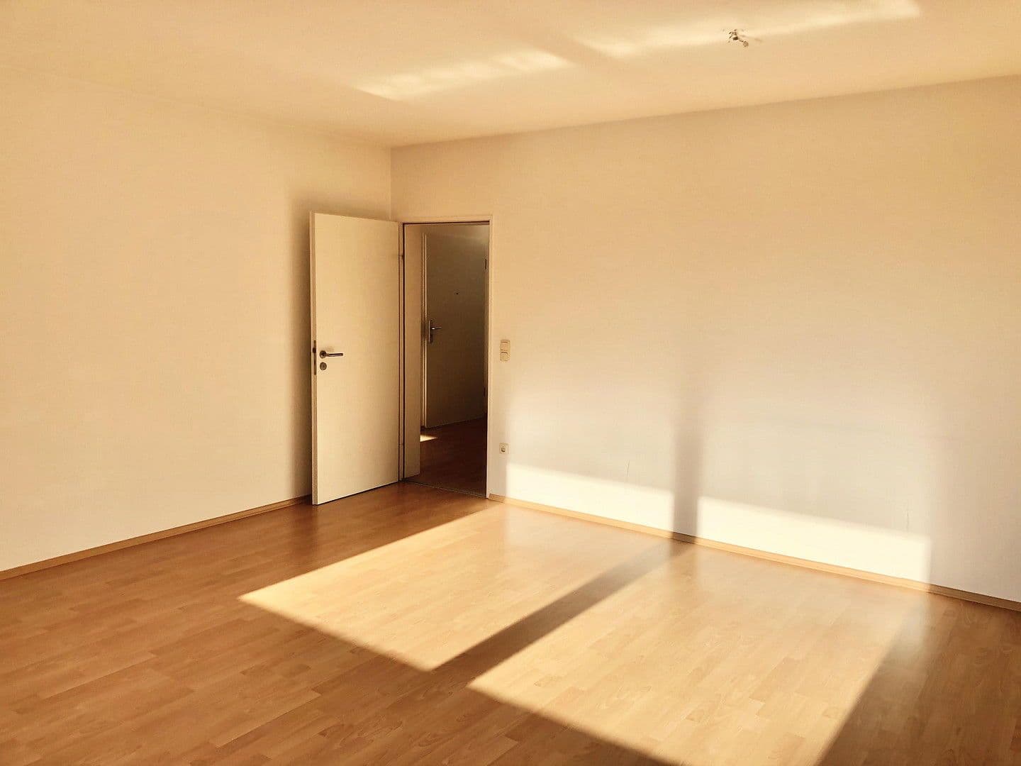 Pronájem bytu 3+1 83 m², München, Bavorsko Pronájem bytu 3+1 83 m², München, Bavorsko