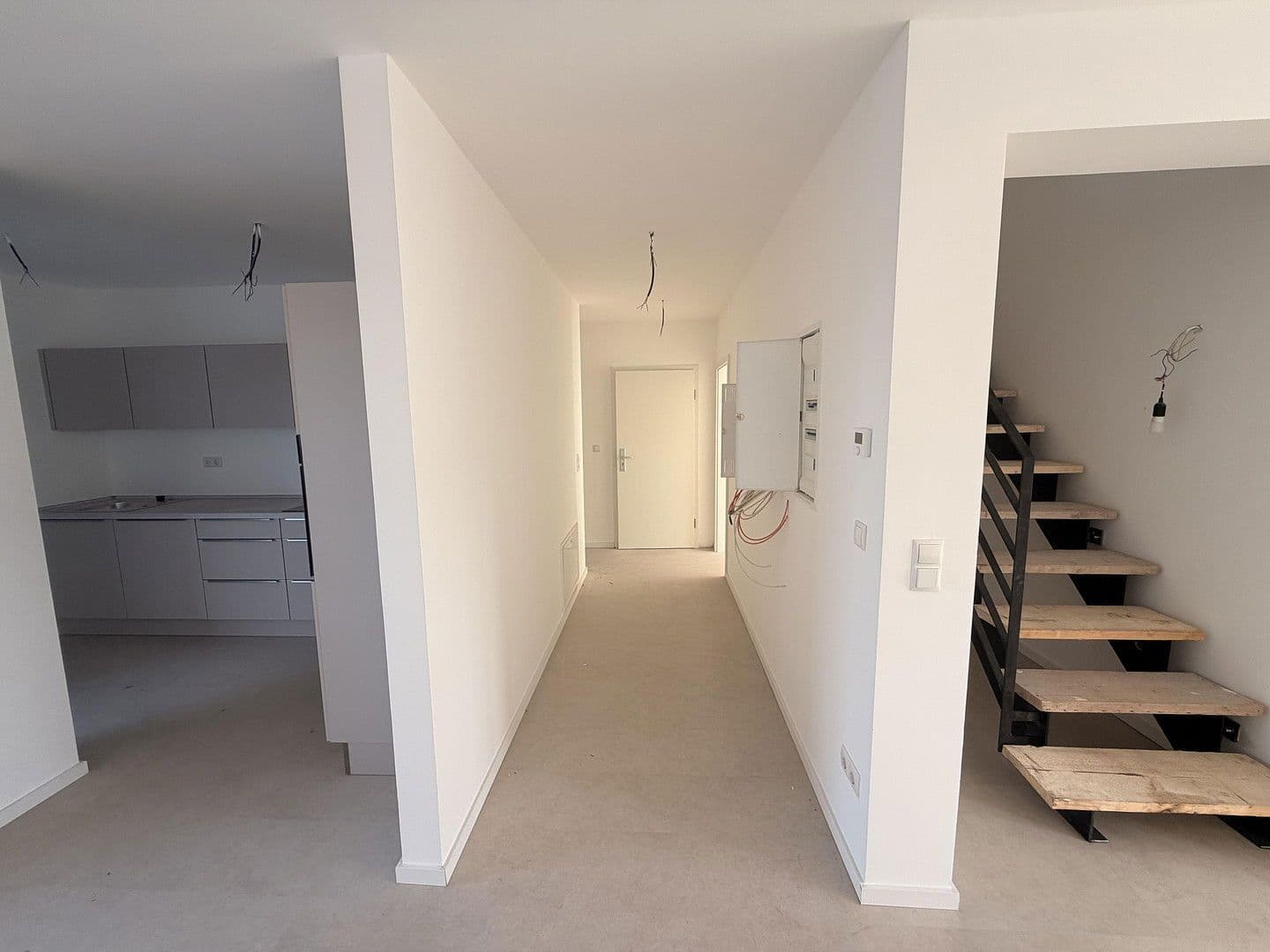 Pronájem bytu 4+1 144 m², Neuhofer Straße 45, Mannheim, Bádensko-Württembersko Pronájem bytu 4+1 144 m², Neuhofer Straße 45, Mannheim, Bádensko-Württembersko