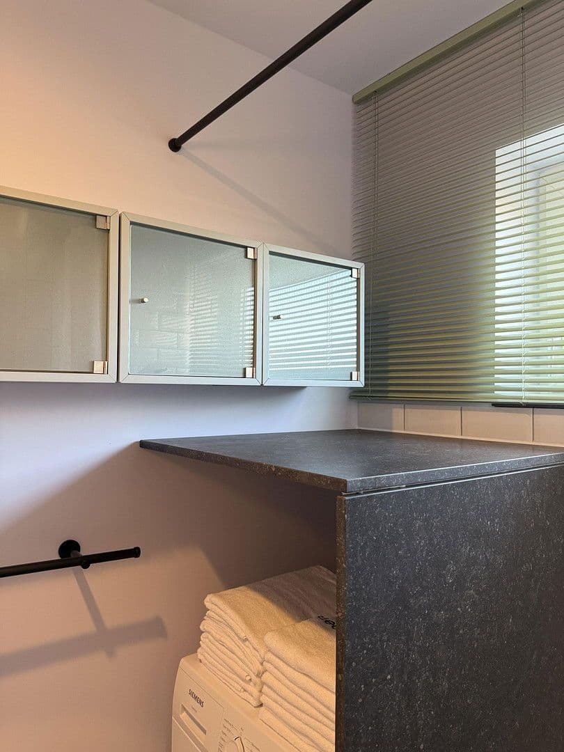 Pronájem bytu 3+1 70 m², Düsseldorfer str 45, Köln, Severní Porýní-Vestfálsko Pronájem bytu 3+1 70 m², Düsseldorfer str 45, Köln, Severní Porýní-Vestfálsko