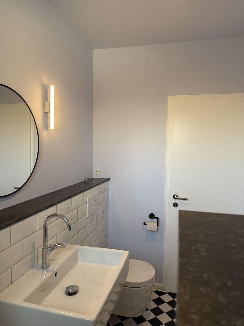 Pronájem bytu 3+1 70 m², Düsseldorfer str 45, Köln, Severní Porýní-Vestfálsko Pronájem bytu 3+1 70 m², Düsseldorfer str 45, Köln, Severní Porýní-Vestfálsko