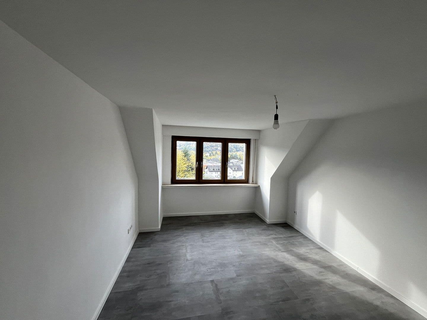 Prodej domu 127 m², pozemek 818 m², Erpel, Porýní-Falc Prodej domu 127 m², pozemek 818 m², Erpel, Porýní-Falc