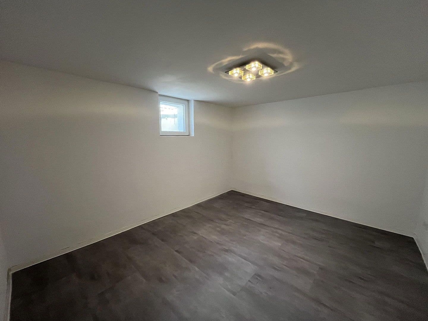 Prodej domu 127 m², pozemek 818 m², Erpel, Porýní-Falc Prodej domu 127 m², pozemek 818 m², Erpel, Porýní-Falc