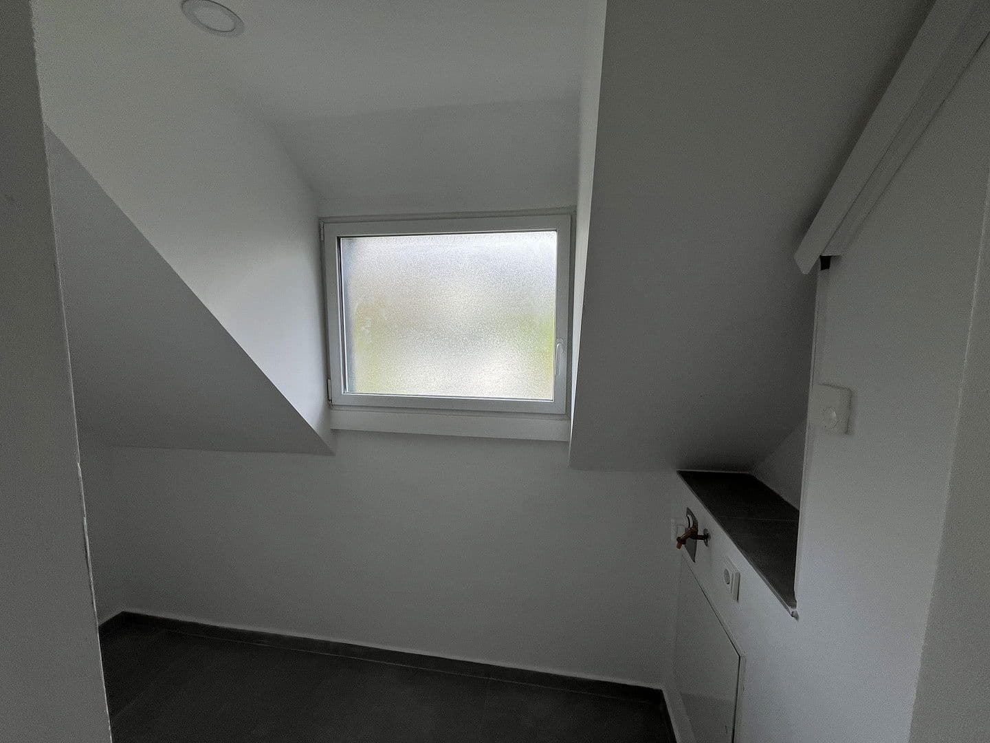 Prodej domu 127 m², pozemek 818 m², Erpel, Porýní-Falc Prodej domu 127 m², pozemek 818 m², Erpel, Porýní-Falc