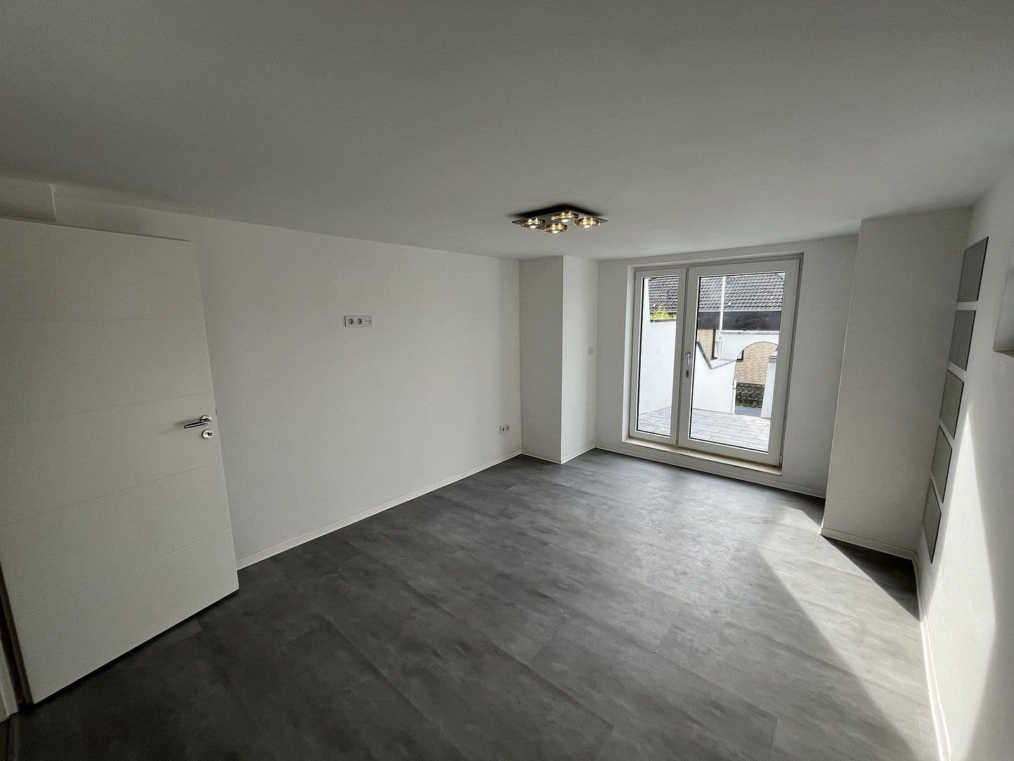 Prodej domu 127 m², pozemek 818 m², Erpel, Porýní-Falc Prodej domu 127 m², pozemek 818 m², Erpel, Porýní-Falc