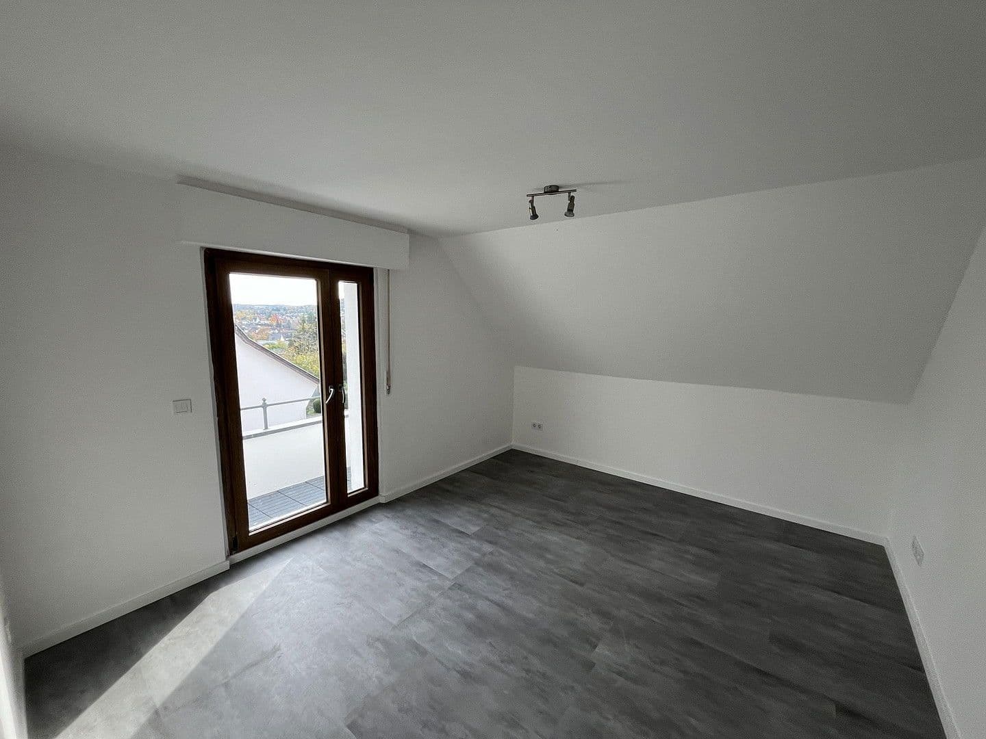 Prodej domu 127 m², pozemek 818 m², Erpel, Porýní-Falc Prodej domu 127 m², pozemek 818 m², Erpel, Porýní-Falc