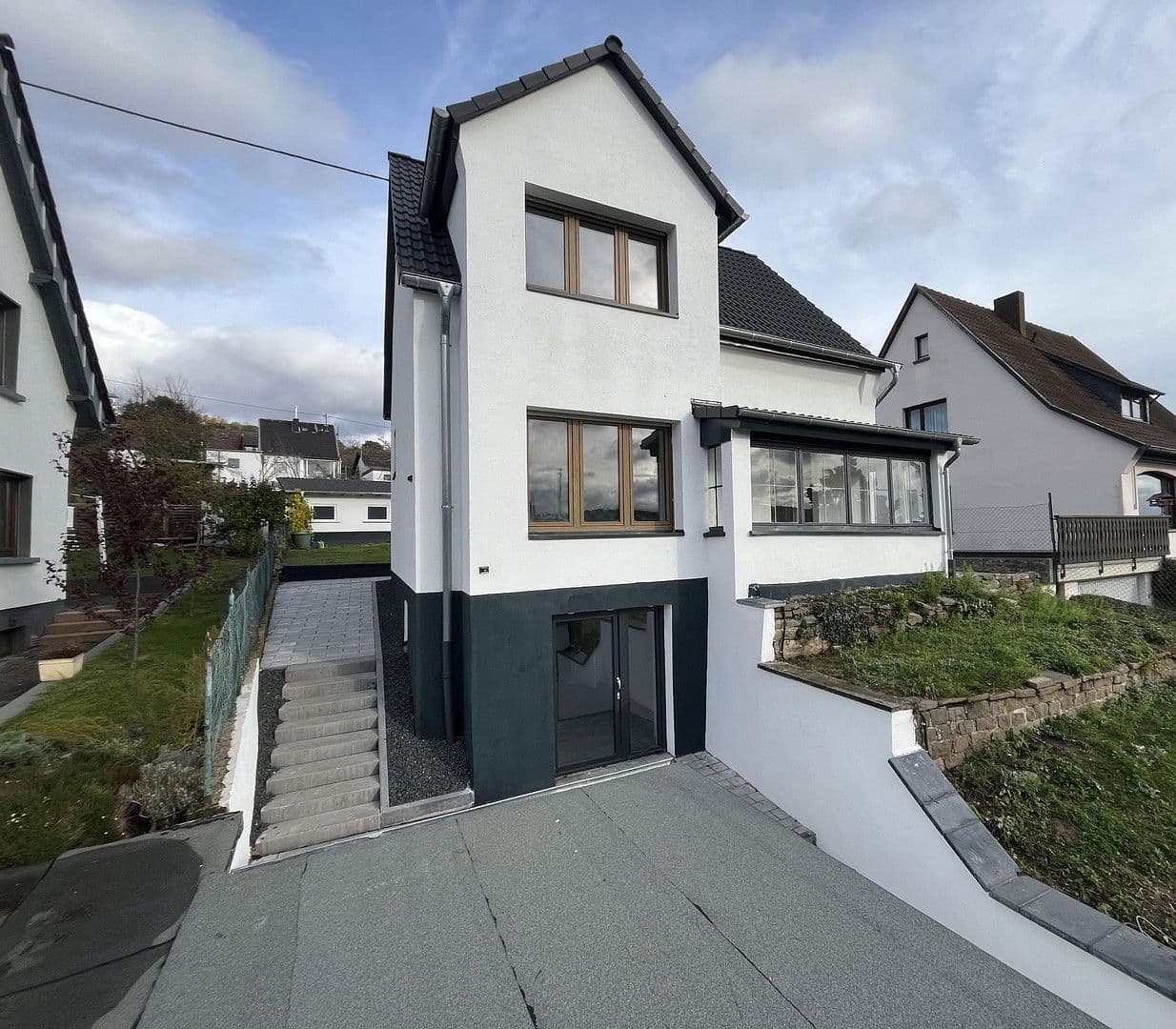 Prodej domu 127 m², pozemek 818 m², Erpel, Porýní-Falc Prodej domu 127 m², pozemek 818 m², Erpel, Porýní-Falc