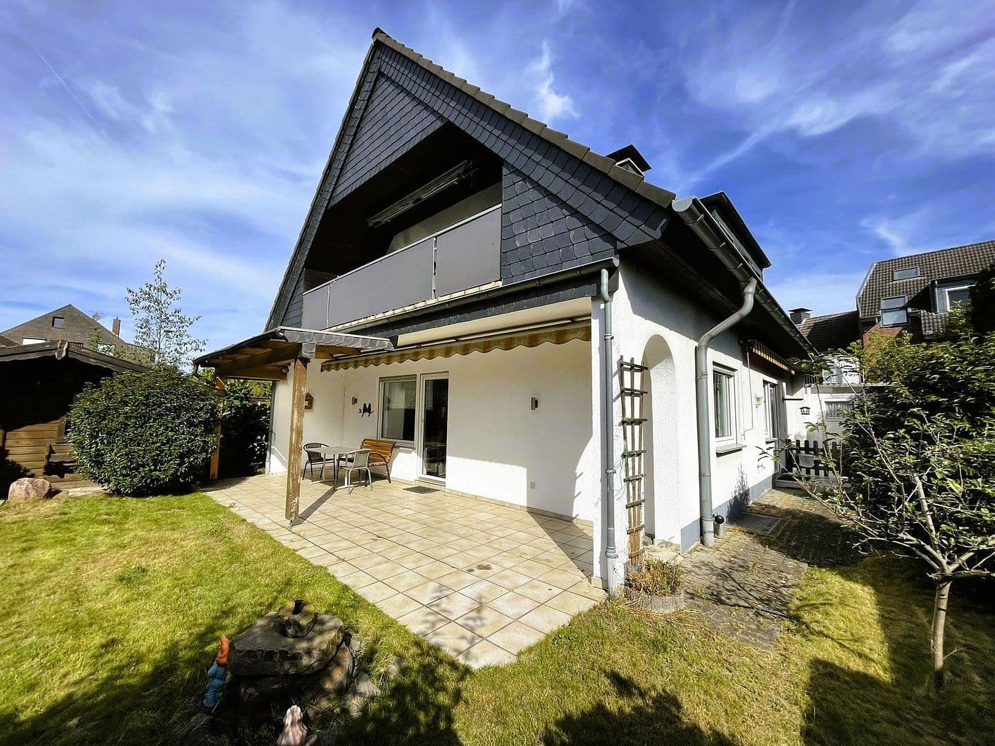 Prodej domu 136 m², pozemek 310 m², Hilden, Severní Porýní-Vestfálsko Prodej domu 136 m², pozemek 310 m², Hilden, Severní Porýní-Vestfálsko