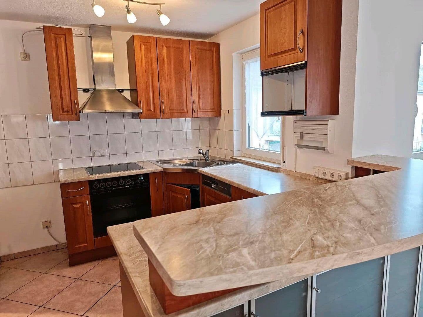 Prodej bytu 3+1 92 m², Müllheim im Markgräflerland, Bádensko-Württembersko Prodej bytu 3+1 92 m², Müllheim im Markgräflerland, Bádensko-Württembersko