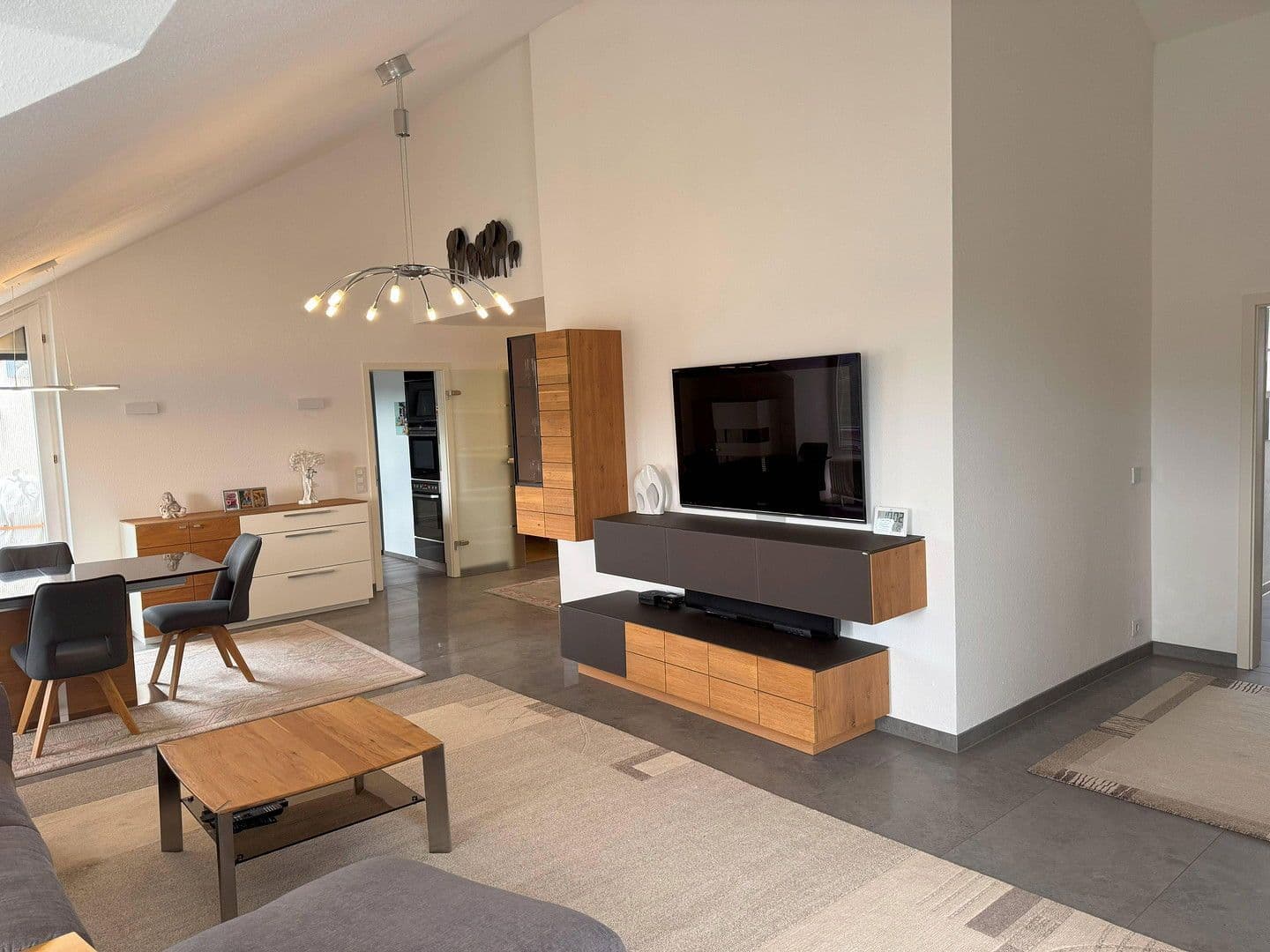 Prodej bytu 3+1 106 m², Hornberger Straße 12, Böblingen, Bádensko-Württembersko Prodej bytu 3+1 106 m², Hornberger Straße 12, Böblingen, Bádensko-Württembersko