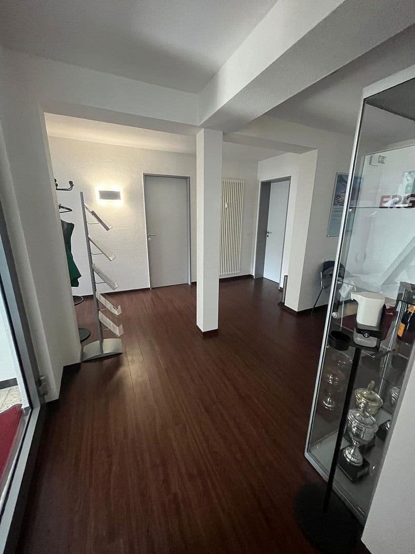 Pronájem kanceláře 170 m², Siemensstraße 9, Wiesbaden, Hessen Pronájem kanceláře 170 m², Siemensstraße 9, Wiesbaden, Hessen