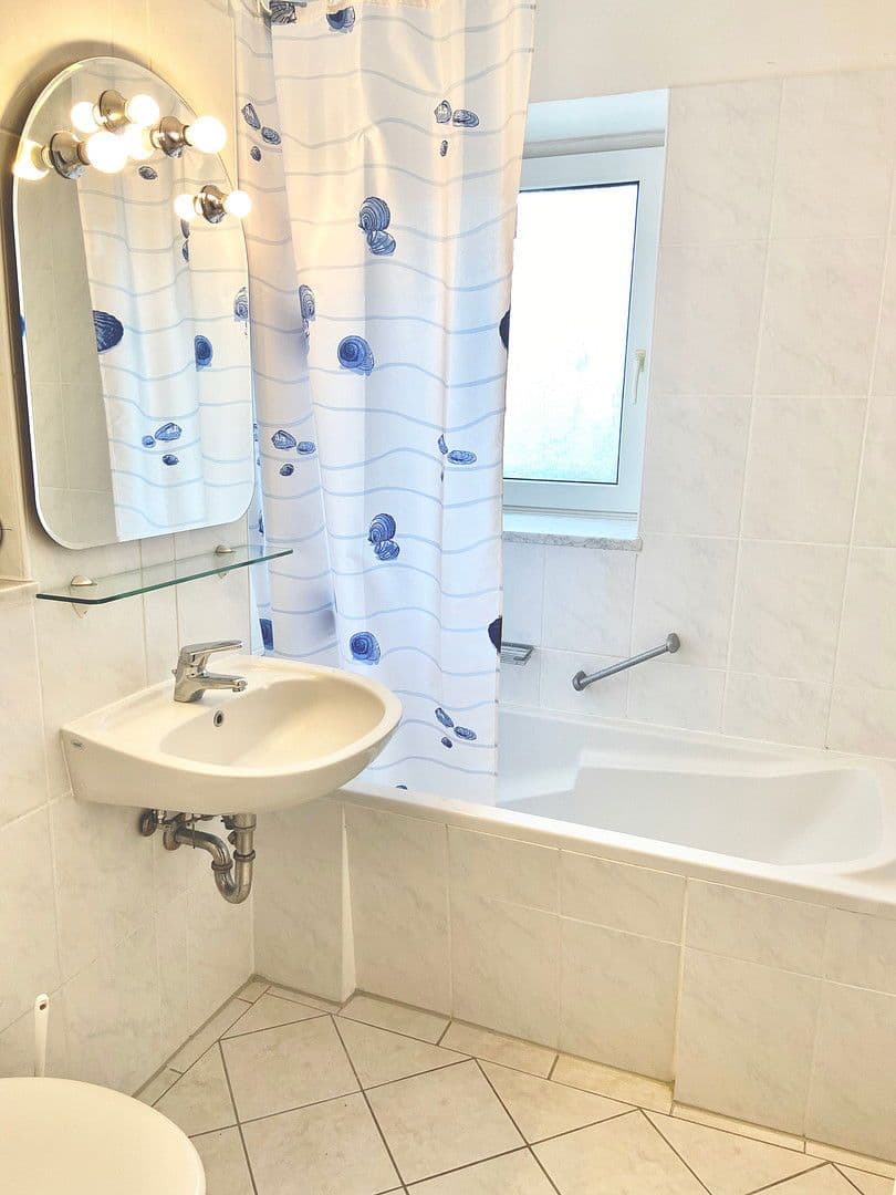 Pronájem bytu 2+1 58 m², Höglwörther Str. 361, München, Bavorsko Pronájem bytu 2+1 58 m², Höglwörther Str. 361, München, Bavorsko