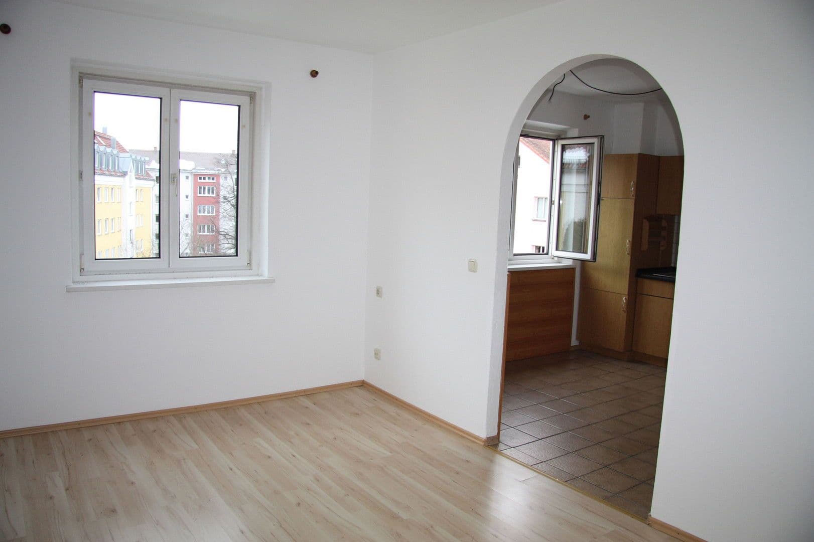 Pronájem bytu 1+1 34 m², Laibacher Strasse 8, München, Bavorsko Pronájem bytu 1+1 34 m², Laibacher Strasse 8, München, Bavorsko