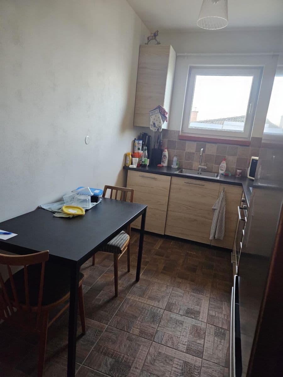 Pronájem bytu 14 m², Fialková, Hostivice, Středočeský kraj Pronájem bytu 14 m², Fialková, Hostivice, Středočeský kraj