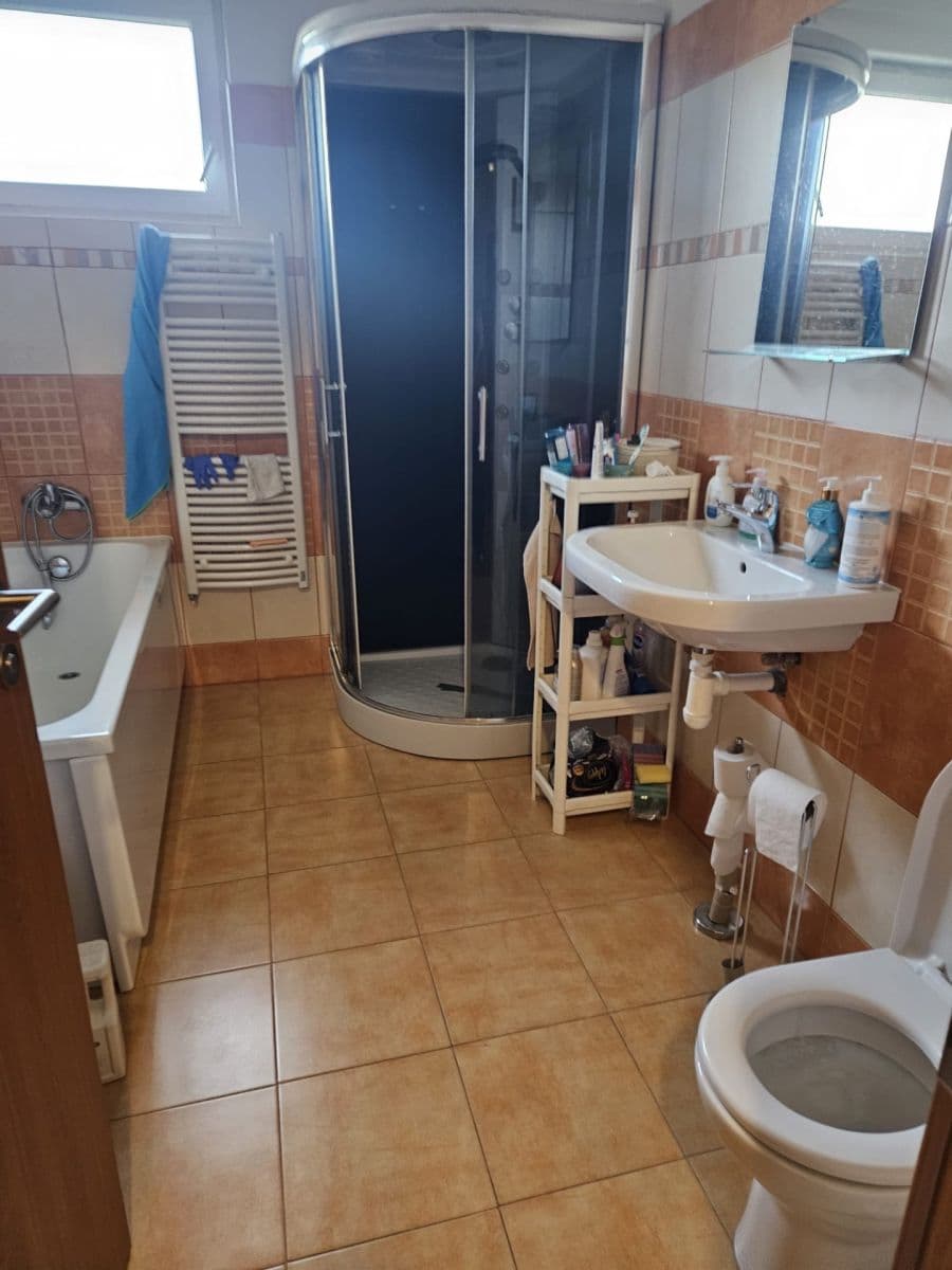 Pronájem bytu 14 m², Fialková, Hostivice, Středočeský kraj Pronájem bytu 14 m², Fialková, Hostivice, Středočeský kraj