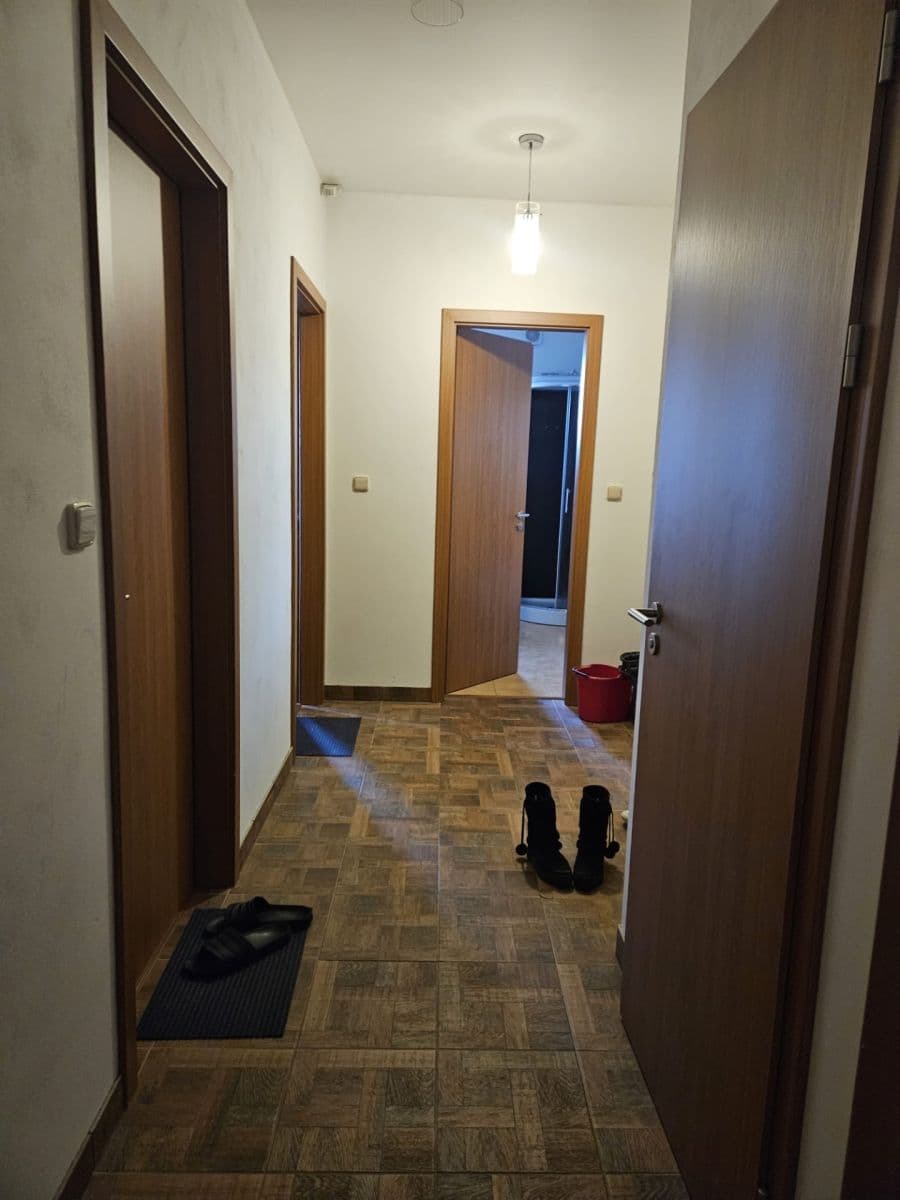 Pronájem bytu 14 m², Fialková, Hostivice, Středočeský kraj Pronájem bytu 14 m², Fialková, Hostivice, Středočeský kraj