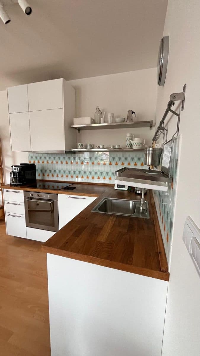 Pronájem bytu 2+kk 55 m², Komenského, Vrchlabí, Královéhradecký kraj Pronájem bytu 2+kk 55 m², Komenského, Vrchlabí, Královéhradecký kraj