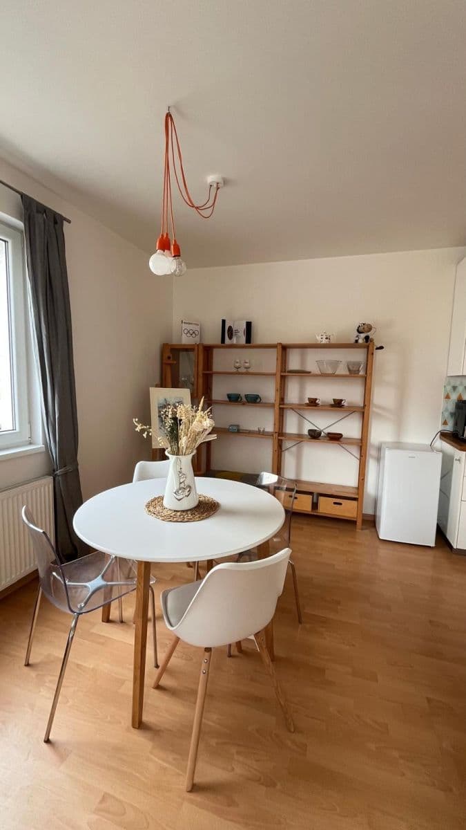 Pronájem bytu 2+kk 55 m², Komenského, Vrchlabí, Královéhradecký kraj Pronájem bytu 2+kk 55 m², Komenského, Vrchlabí, Královéhradecký kraj