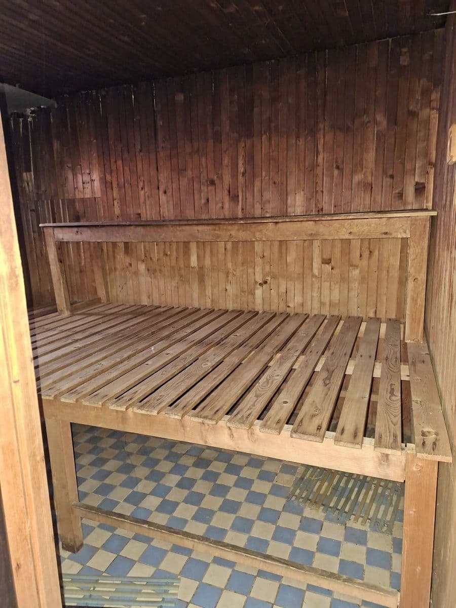 Pronájem nebytového prostoru 20 m², Pod Hájem, Králův Dvůr, Středočeský kraj Pronájem nebytového prostoru 20 m², Pod Hájem, Králův Dvůr, Středočeský kraj