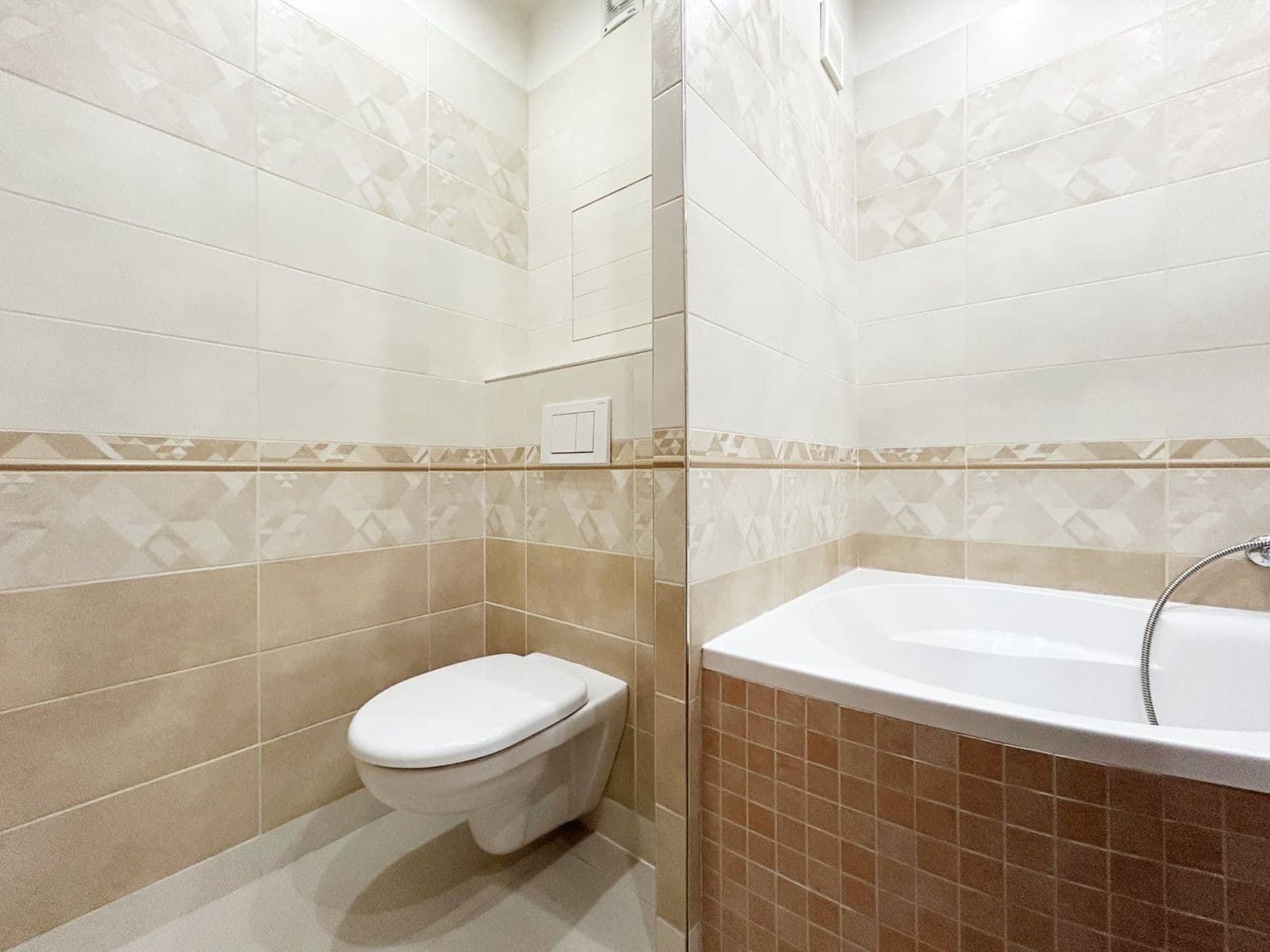 Pronájem bytu 2+kk 44 m², Ohradní, Praha, Praha Pronájem bytu 2+kk 44 m², Ohradní, Praha, Praha