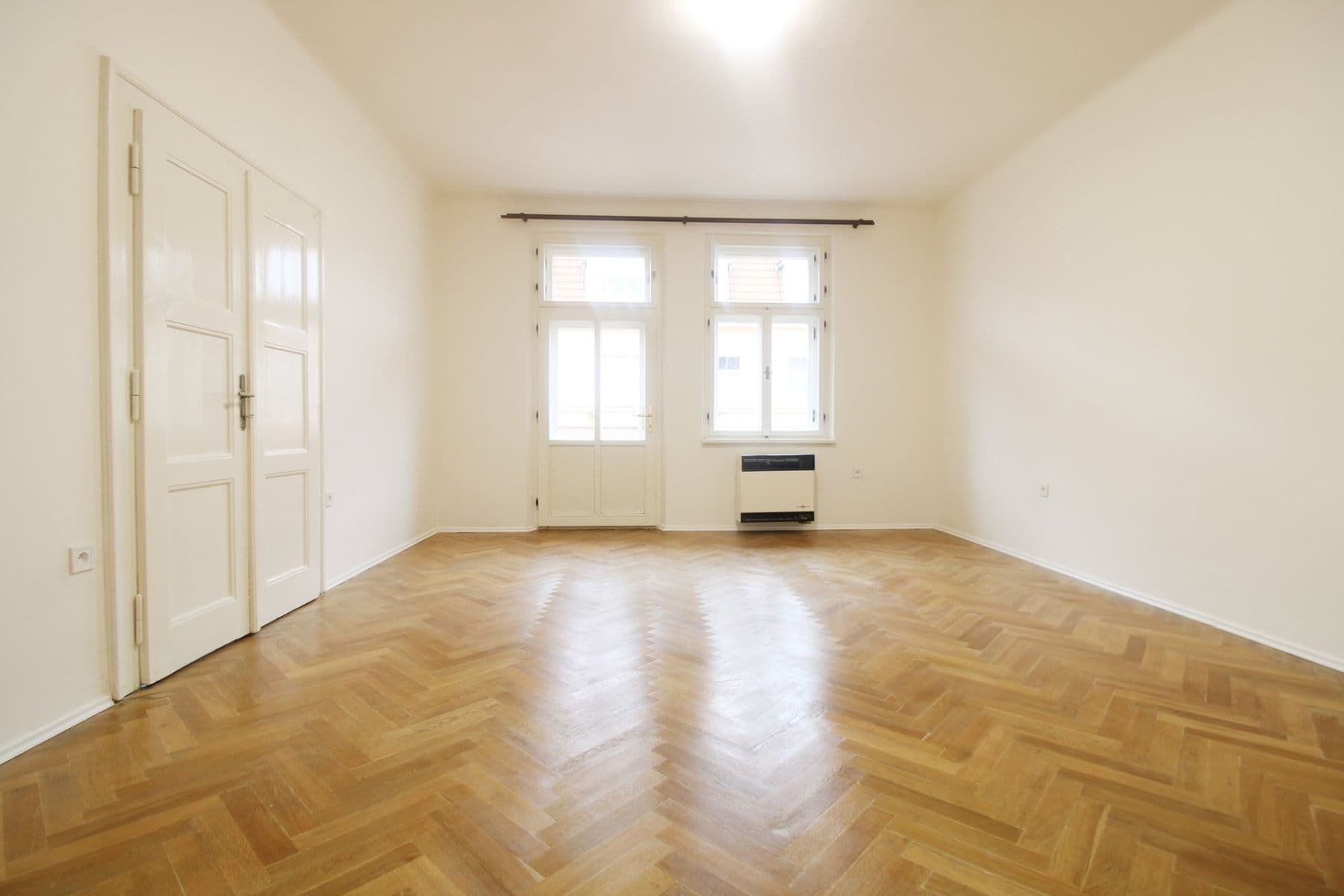 Pronájem bytu 2+kk 75 m², Kolínská, Praha, Praha Pronájem bytu 2+kk 75 m², Kolínská, Praha, Praha