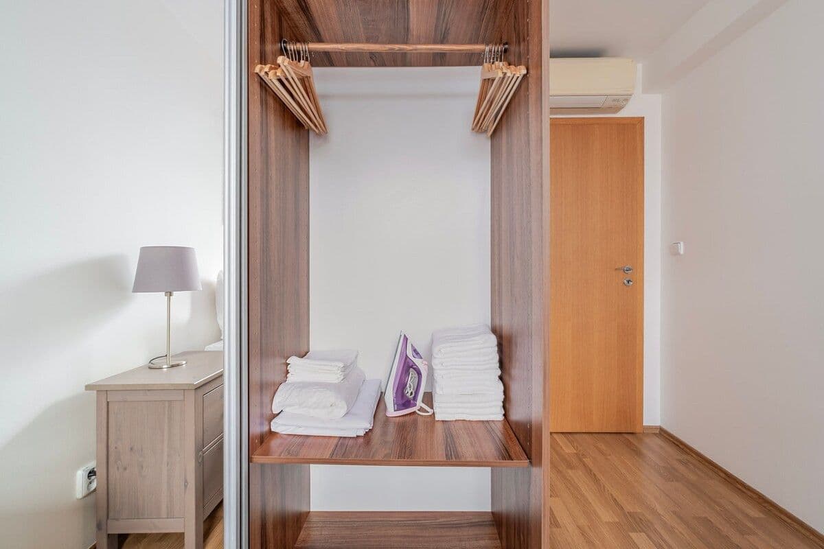 Pronájem bytu 65 m², Kafkova, Praha, Praha Pronájem bytu 65 m², Kafkova, Praha, Praha