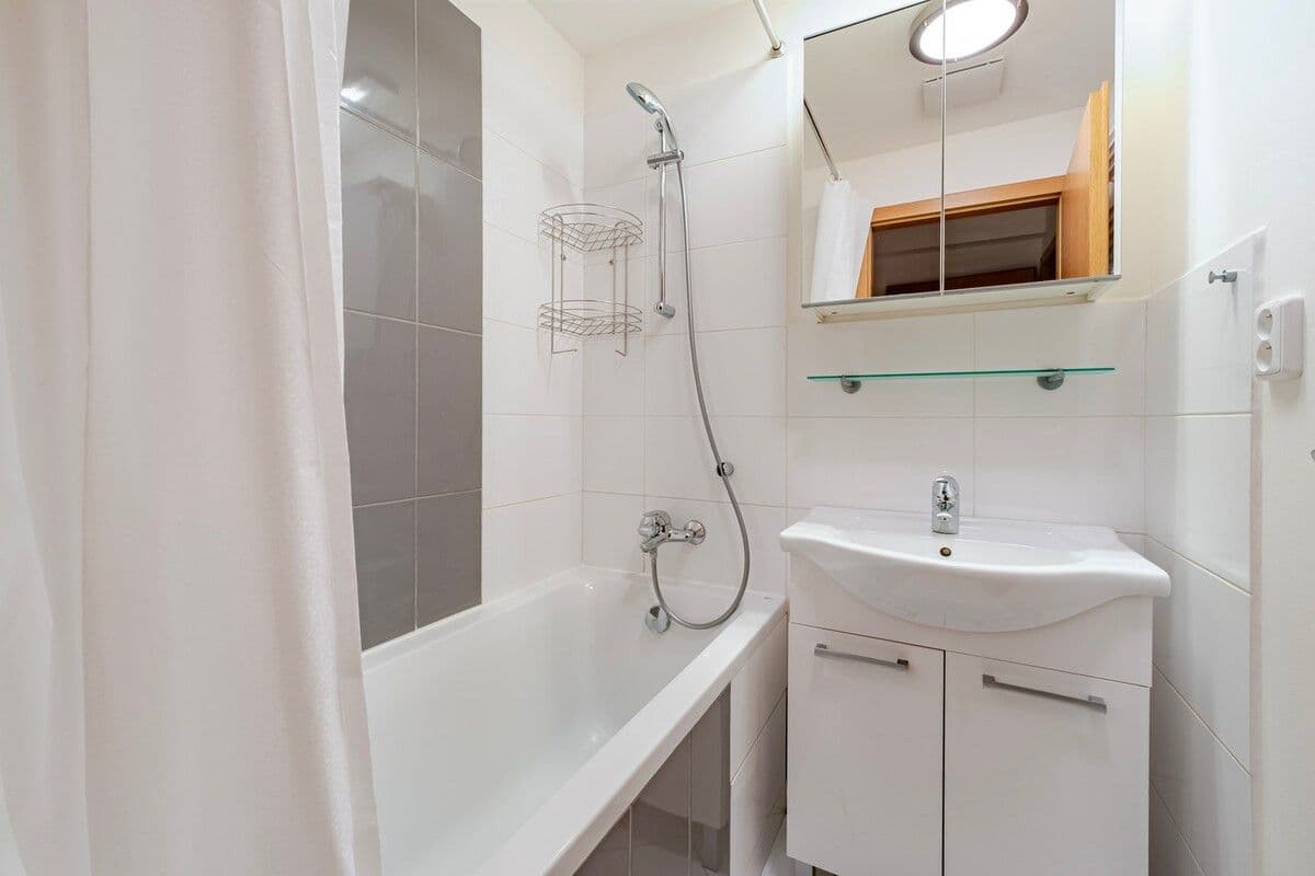 Pronájem bytu 65 m², Kafkova, Praha, Praha Pronájem bytu 65 m², Kafkova, Praha, Praha