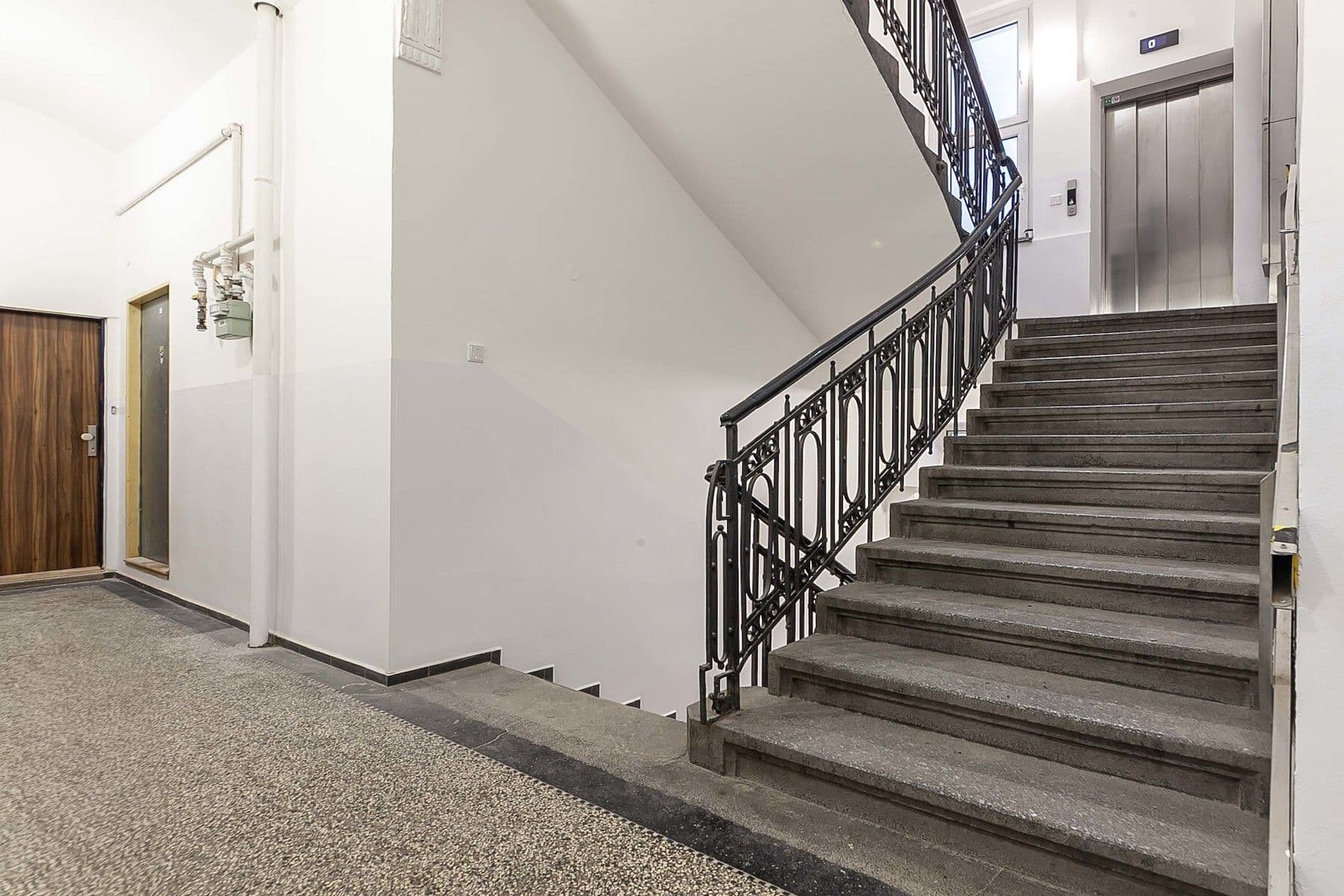 Prodej nebytového prostoru 53 m², Lucemburská, Praha, Praha Prodej nebytového prostoru 53 m², Lucemburská, Praha, Praha